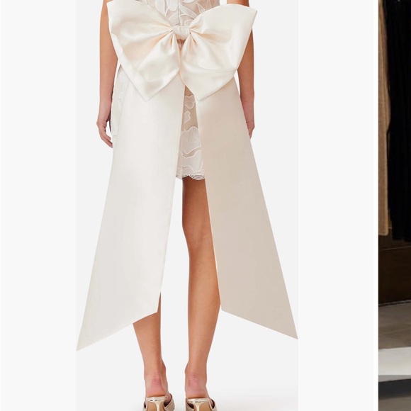 Elliatt Florian Strapless Lace Dress - Picture 2 of 5